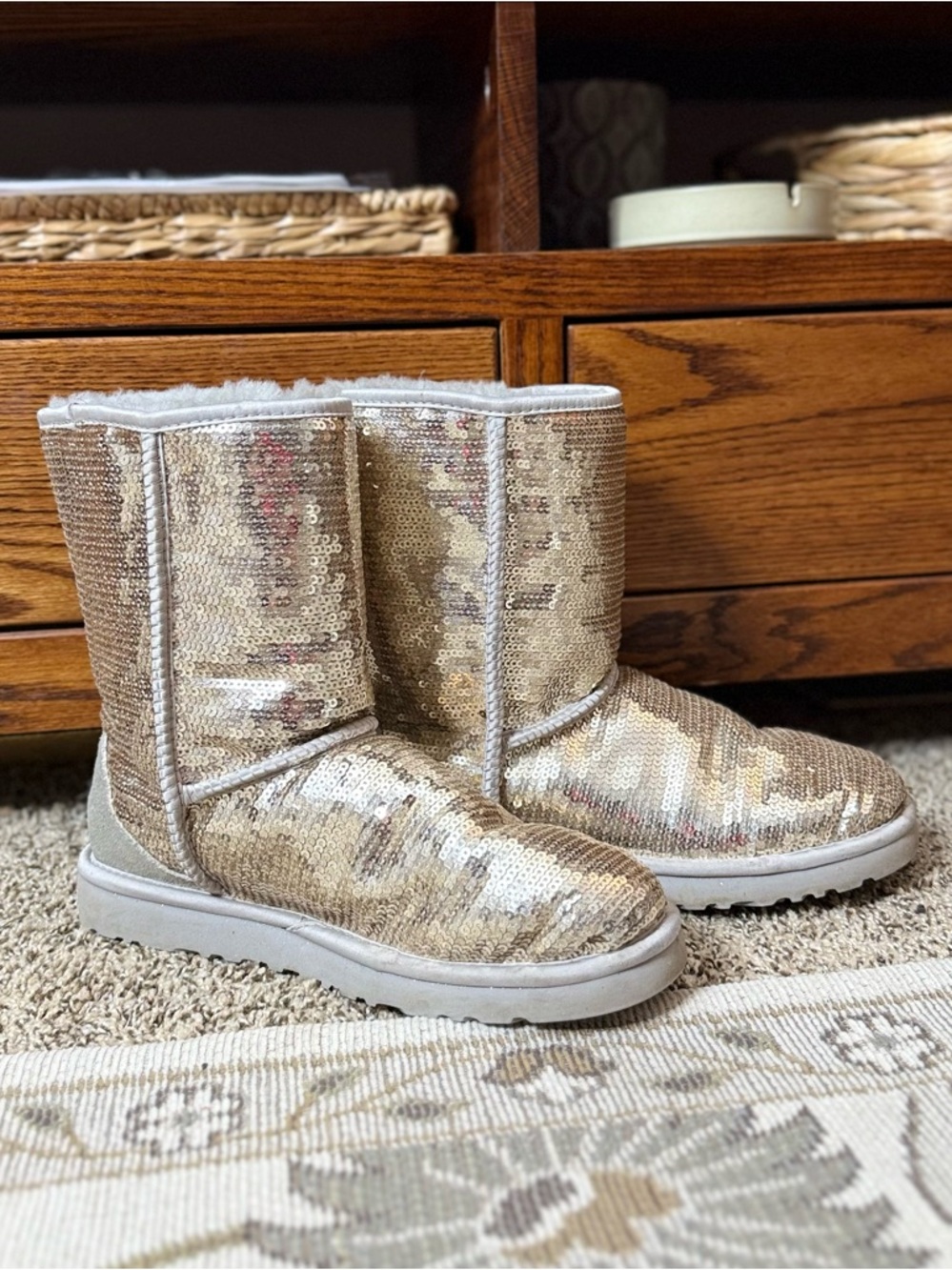 UGG Sequin Boots Classic Short Cosmos Silver 8